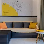 Galerius Panoramic Balcony アパート