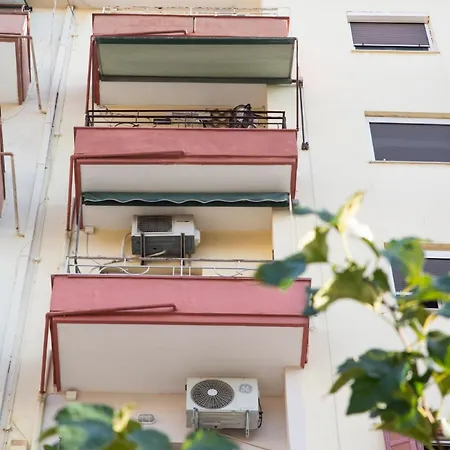 Galerius Panoramic Balcony Apartment *